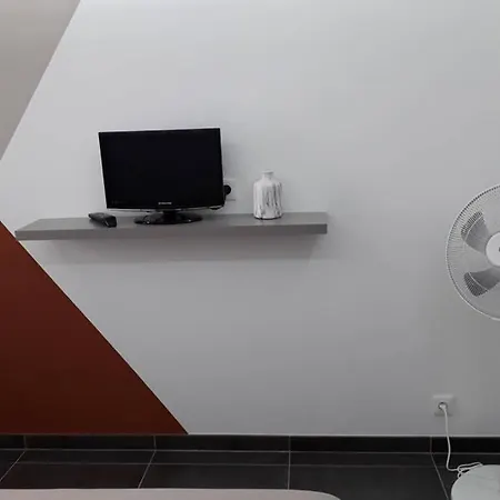Neuf De 40 M², Equipe Et Confortable Apartment Croix-Chapeau