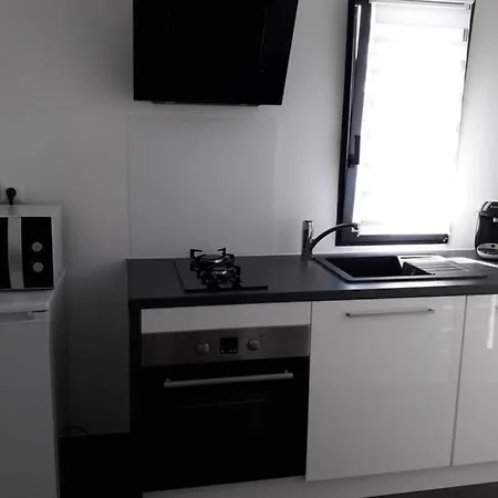 Neuf De 40 M², Equipe Et Confortable *