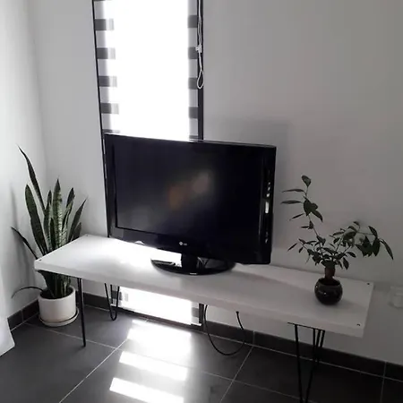 Neuf De 40 M², Equipe Et Confortable Apartment Croix-Chapeau