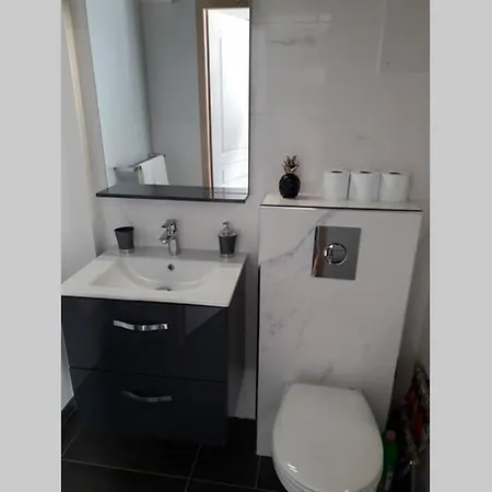 Neuf De 40 M², Equipe Et Confortable Croix-Chapeau